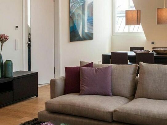 Luxurious penthouse on three rooms with a lot of comfort in Düsseldorf city center