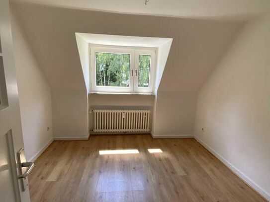 Tolle 2-Zimmer-Wohnung mit neuem Bad im Dachgeschoss in Hagen Eilperfeld!