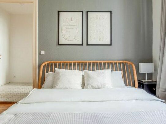 Charming studio flat in Mitte: Furnished & cool.