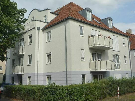 Schön geschnittene 2-Zi-Whg. mit Balkon, Tageslichtbad und Tiefgarage in Coswig. - triapol Immobilien