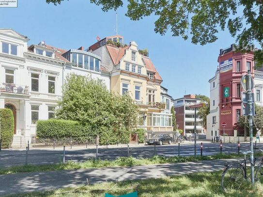 Weserlage: Exklusive Wohnung in Alt-Bremer Villa mit gemeinschaftlicher Dachterrasse!