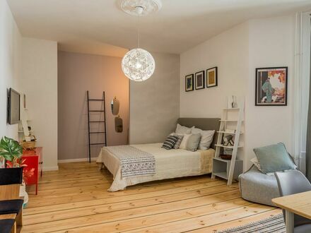 Stylish fully furnished apartment in a well-kept old building quarter in Wedding-Mitte with very good public transport…