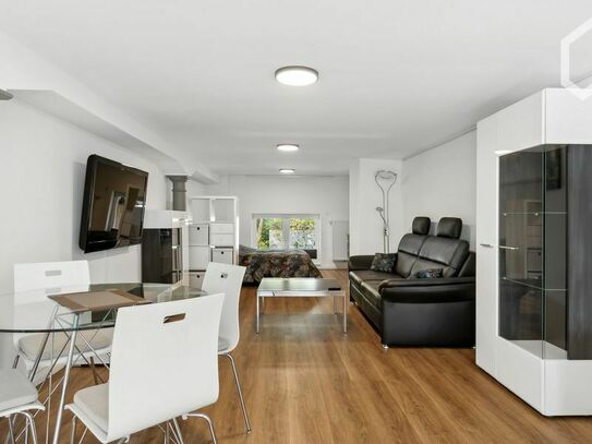 Completely renovated 1.5 room 51sqm studio in Hamburg-Bahrenfeld