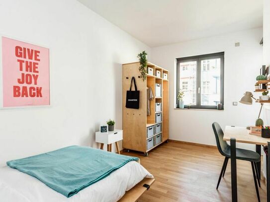 Pleasant single bedroom in Europacity