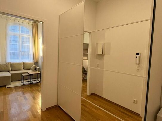 New furnished 1 bedroom apartment in the heart of Düsseldorf