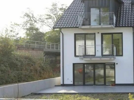 Großes und modernisiertes 5-Zimmer-Haus mit gehobener Innenausstattung zur Miete in Köln