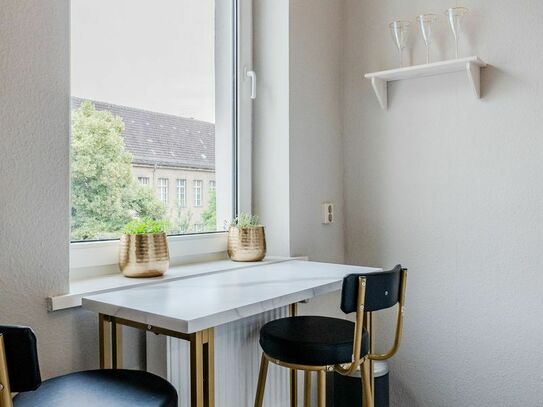 Gorgeous studio with a view to a quiet yard in Berlin