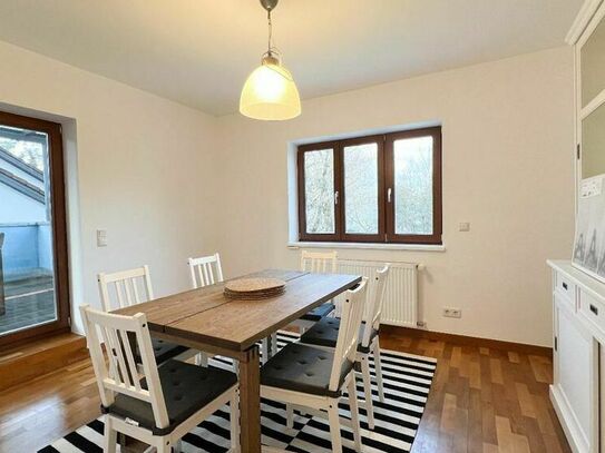 Ginnheim (8071505) - Expansive 6-Room Family Apartment with 3 Bedrooms i