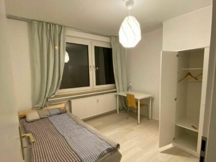 Spacious single-bedroom in a 6-bedroom apartment in Bremen Altsadt, 15 minutes walk to the University