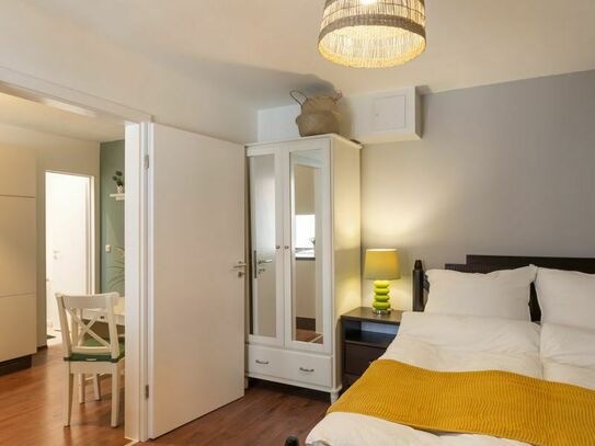 Quiet and fashionable suite located in Köln, directly at the Berliner Street with all shops and restaurants, Koln - Ams…