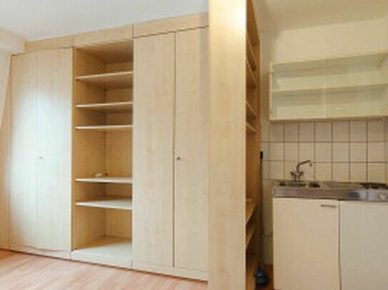 Sachsenhausen: 1-room studio flat with kitchen and shower