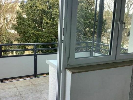 Großzügige , renovierte Wohnung mit tollem Balkon im Zentrum von Haarzopf