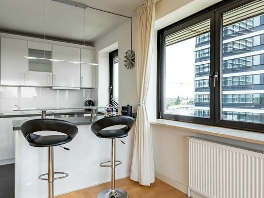 Luxurious and bright apartment in "Mundsburg Apartment Tower" with view over Hamburg