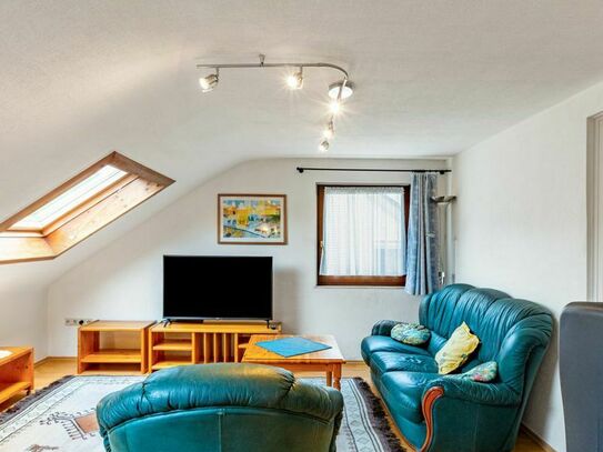 Bright and friently 2 room apartment in the attic, calm located with good infrastructure, Koln - Amsterdam Apartments f…