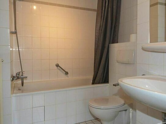 Bright 2 room flat with balcony in Berlin Prenzlauer Berg, furnished