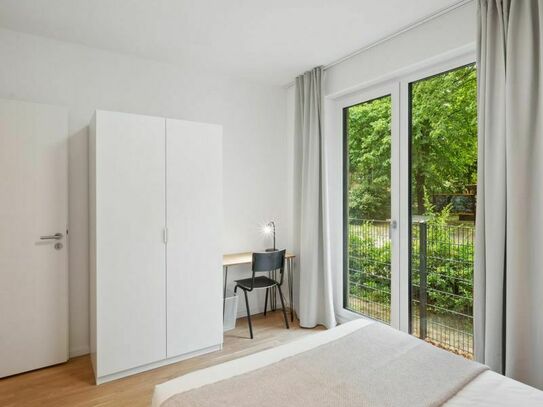 Homely double ensuite bedroom next to Engelbecken Park