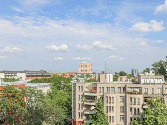 Bright 2-room apartment with balcony next to Berlin Gallery, Berlin - Amsterdam Apartments for Rent