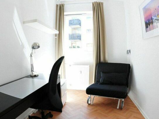 Bright 3 room flat with balcony in Berlin Wilmersdorf, furnished
