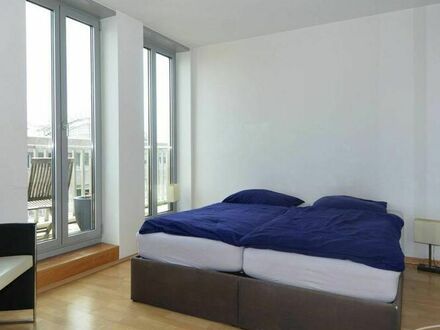 Modern, Furnished 1 Bedroom Flat near Friedrichst., with Balcony, Berlin Mitte