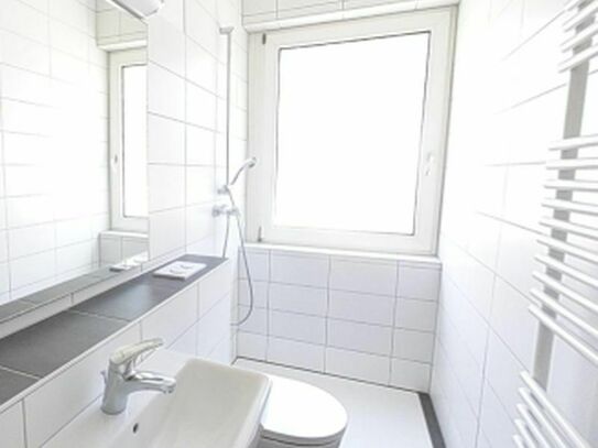 Am Anger 42, E R - Helle frisch modernisiert 2-Zimmer-Wohnung mit Tageslichtbad!