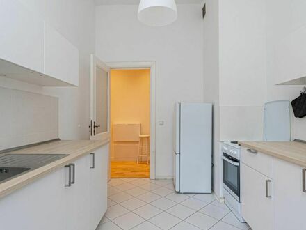 Lovely single bedroom in a 6-bedroom apartment in Prenzlauer Berg