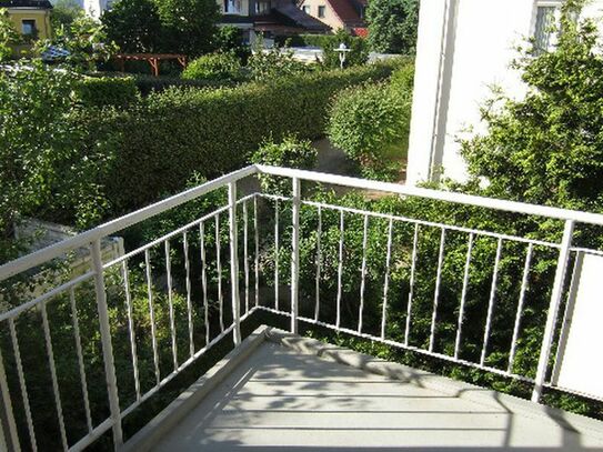 Gemütliche und ruhig gelegene 2-Zi-Wohnung mit Balkon in Coswig. - triapol Immobilien
