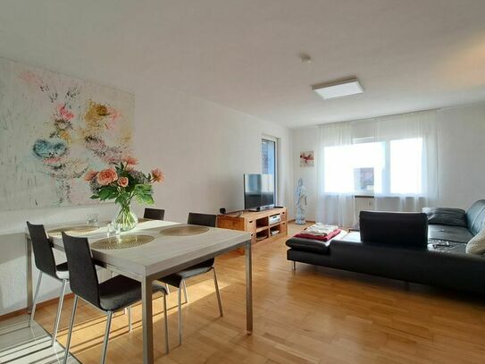 Art apartment 2 rooms with roof terrace and flair, quiet, close to Frankfurt