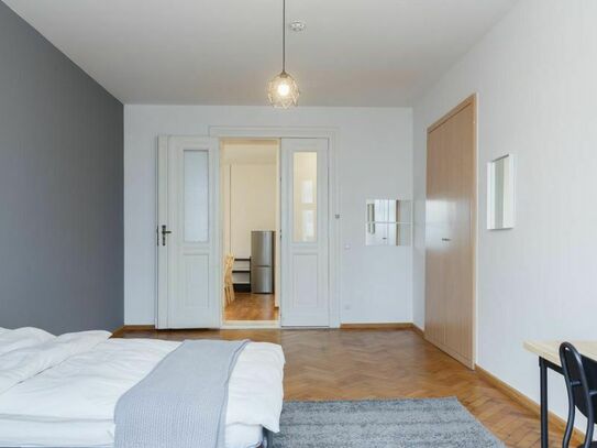 Nice double bedroom in an 8-bedroom apartment in Gesundbrunnen