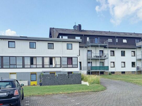 Renovierte 2 Zimmer Wohnung (Hochpaterre) zur Miete mit Balkon in ruhiger Wohngegend!