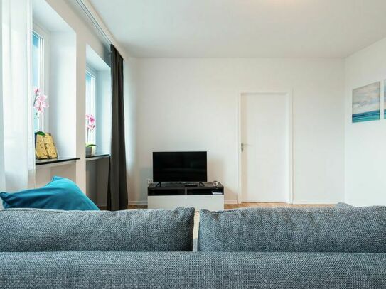 quit, centrally located 2 room apartment on the 10 th floor, barrier-free!, Dusseldorf - Amsterdam Apartments for Rent