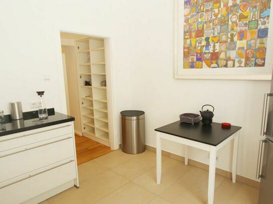 Pretty and spacious studio in the heart of town (Düsseldorf)
