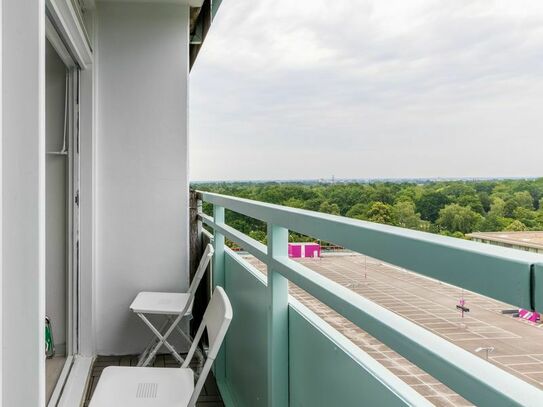 Furnished apartment in Hamburg with balcony and dream view