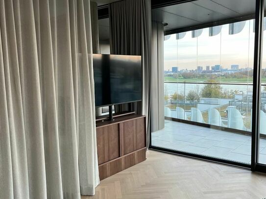 Luxurious apartment with plenty of space and a great view over Düsseldorf