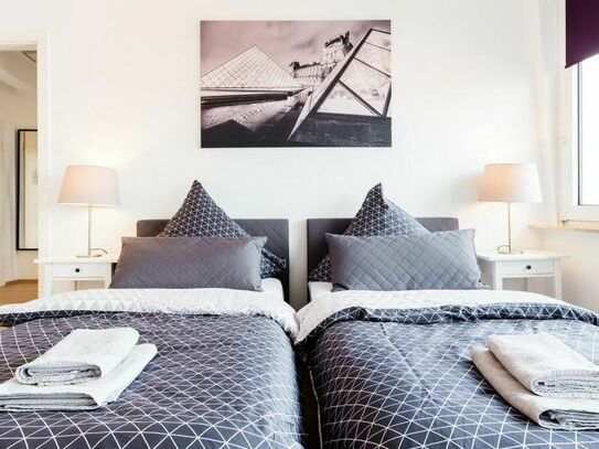 Spacious & quiet suite, Dusseldorf - Amsterdam Apartments for Rent