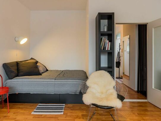 1-room apartment with kitchen, bathroom, balcony and parking space in Schöneberg