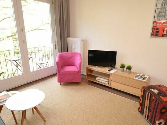 City-Residence: Beautiful modern 2 room apartment with balcony in the north end – euhabitat