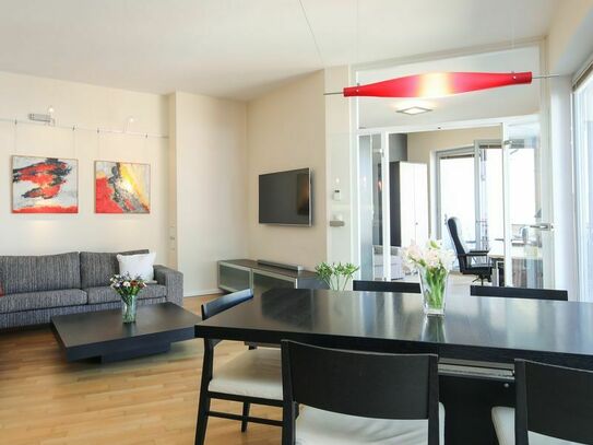 Modern and high-quality 4 room apartment with spacious terrace in the center of Berlin