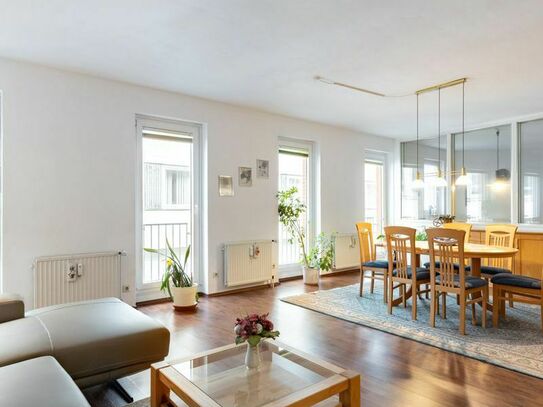 Spacious 2-room apartment with small terrace and underground parking space in Bremen-City, Bremen - Amsterdam Apartment…