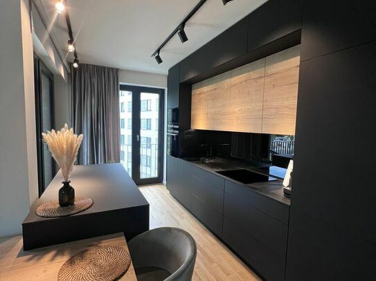 Brand-New Luxury 2-Bedroom Apartment with Quick City Center Access