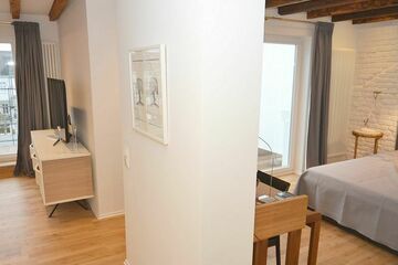 Furnished Apartment with One-of-a-Kind Layout and Balcony in Bonn Südstadt – euhabitat
