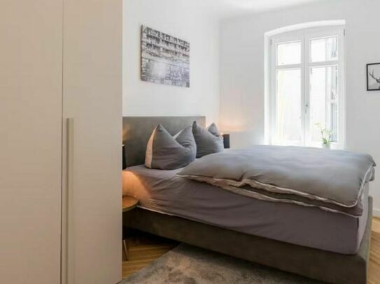 Luminous 1-bedroom flat in well-connected and trendy district
