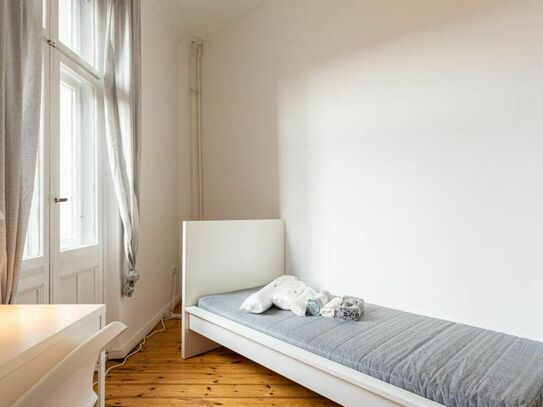 Neat single bedroom with a balcony, in Prenzlauer Berg