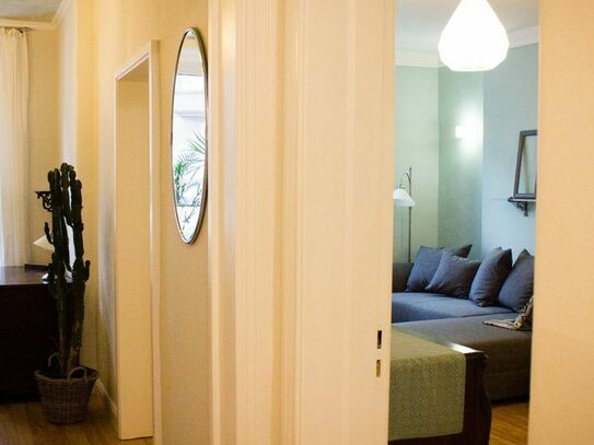 Wonderful and calm apartment in an old typical Hamburg house, very near to the metro station