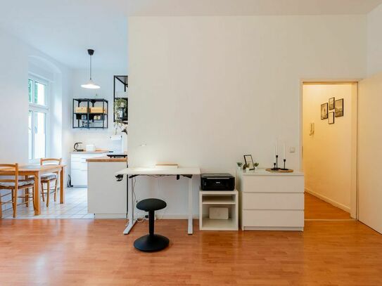 Bright and beautiful apartment in Lichtenberg