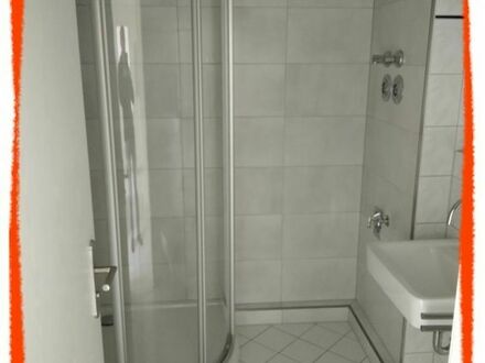 2-Zi. Wohnung mit BALKON und Personenaufzug sowie frisch renoviertes Bad mit Dusche