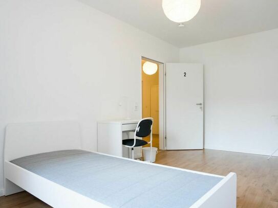 Comfy single bedroom in Wersten
