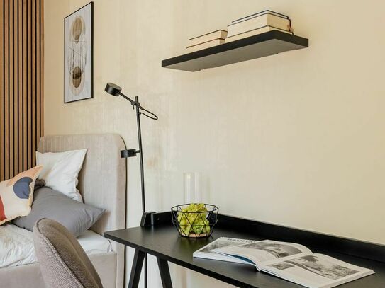 Urban Elegance: Lankwitz 3-rooms Apartment with private Balcony