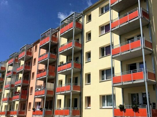 Altersgerechte 3-Raum-Wohnung mit Balkon in Thum!
