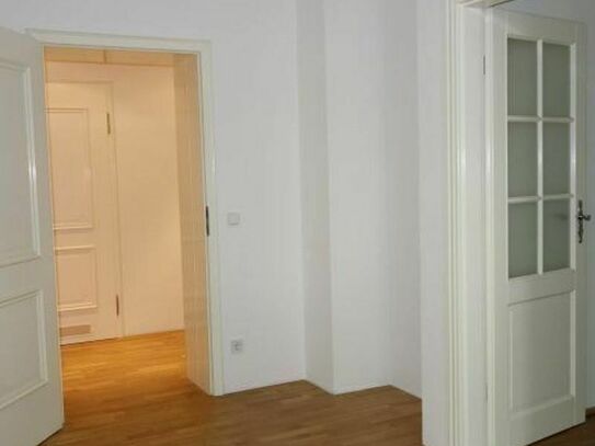 Nähe Wöhrder See! Schöne 3,5-Zimmer-Wohnung in gepflegtem Jugendstilhaus mit SW-Balkon