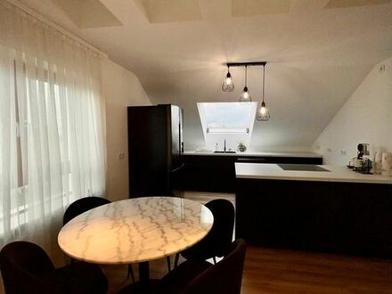 Freshly renovated, modern and high-quality 3-room apartment with parking space – euhabitat